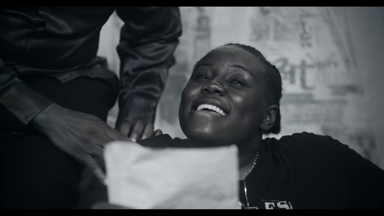 ViDEO: Teni – Hustle